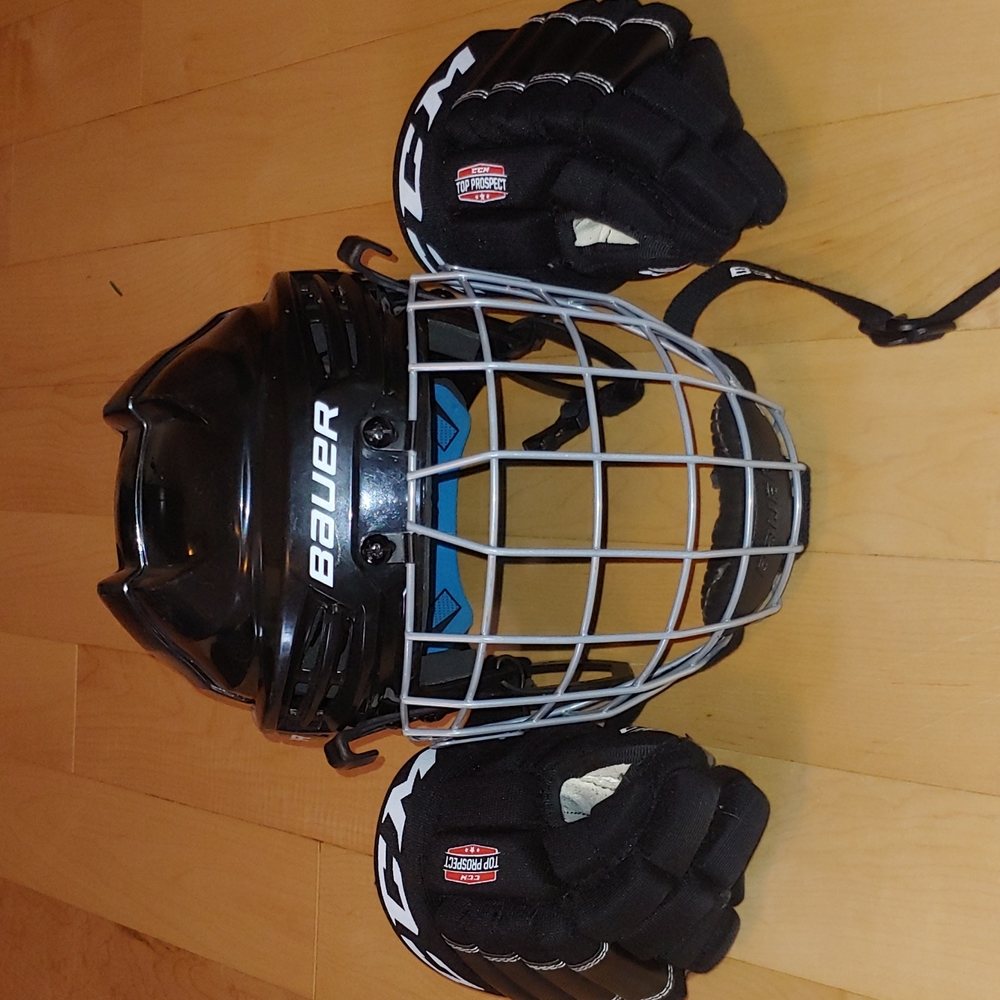 Bauer Prodigy Youth Hockey Helmet PLUS CCM Youth Hockey Gloves